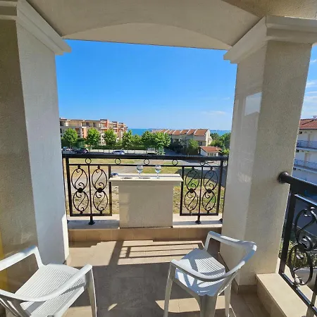 Sea View Apartment, Morsky Bryag 公寓