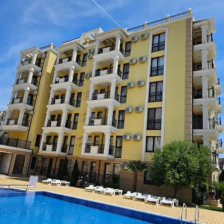 Апартамент Sunny Holidays Apartment, Morsky Bryag Свети Влас